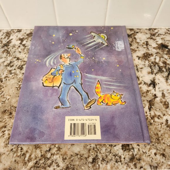 Picture Book: Mr Munday and the Space Creatures hardcover ages 4 - 8 - Picture 2 of 3